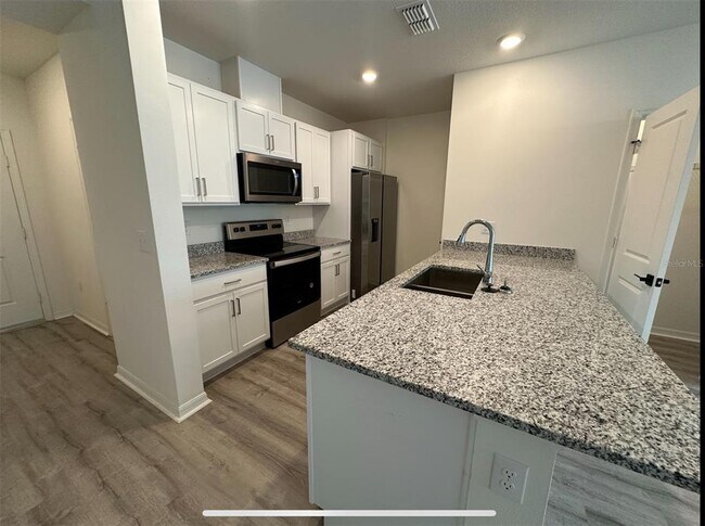 Foto del edificio - 662 Stoney Pointe Cir