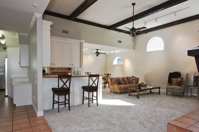Building Photo - 3235 Country Club Blvd