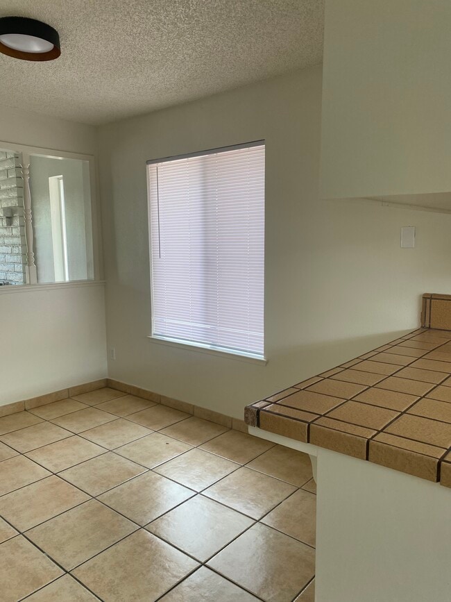 Building Photo - 3136 W Austin Way