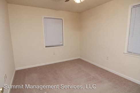 Building Photo - 2 br, 1 bath Room For Rent - 1 Cr 1080