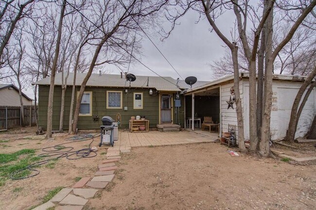Foto del edificio - Cute & Cozy 3 Bedroom House Conveniently L...
