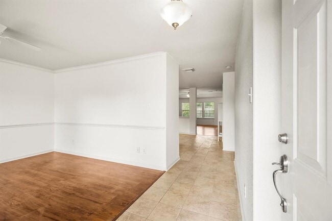 Building Photo - 3211 Falcon Trail Dr
