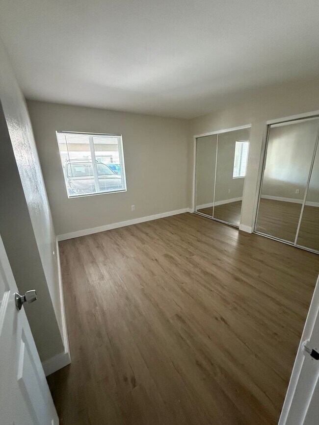 Building Photo - 2/2  Town-homes in Central Phoenix!!