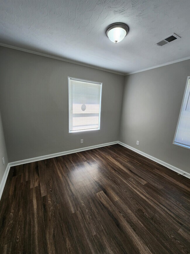 Building Photo - 4812 Owen Rd