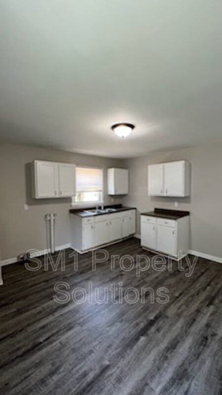 Building Photo - 1309 S Pearson St