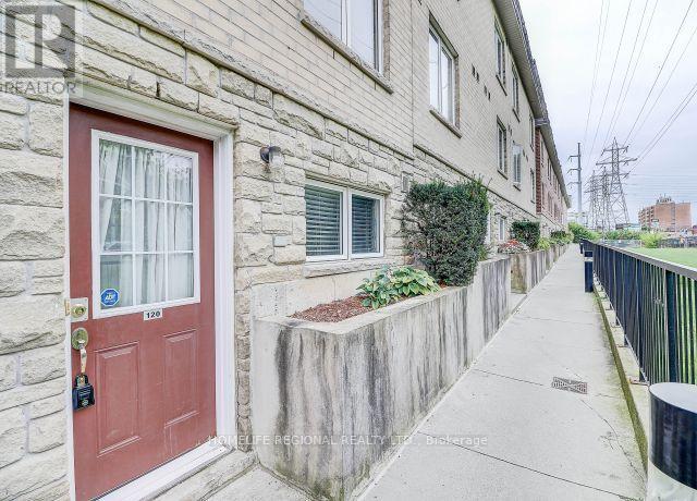 Photo du bâtiment - 75 Turntable Crescent