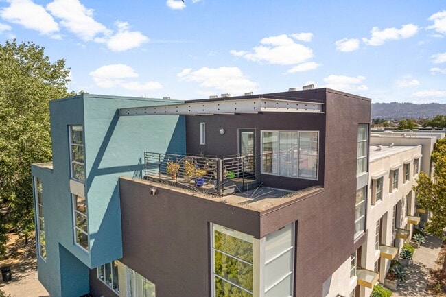 Photo - 1364 Powell St Townhome