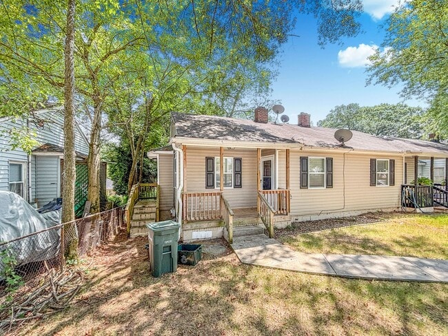 Building Photo - Updated and Charming 2BR/ 1 BA in Marietta!