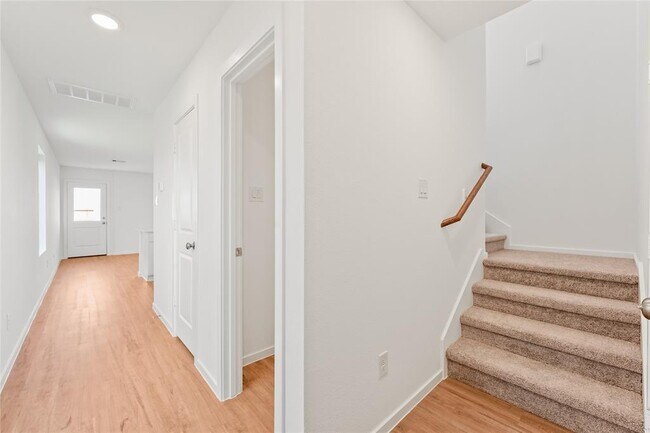 Building Photo - 18514 Tre Croci Dr