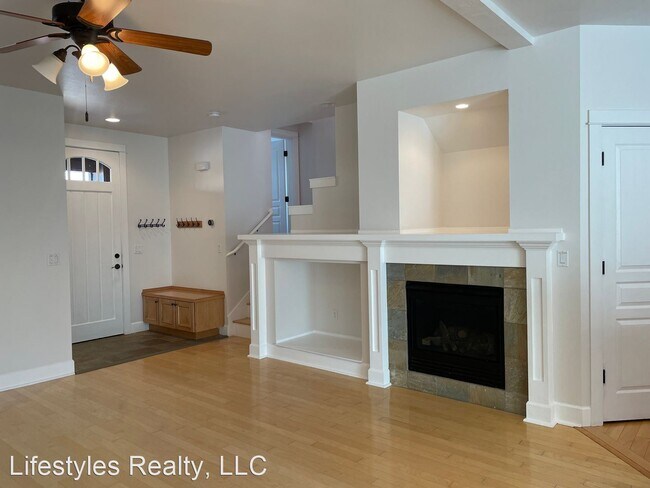 Building Photo - 3 br, 2.5 bath House - 918 SW Vantage Poin...