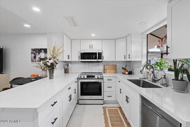 Foto del edificio - 4835 E McNeil St