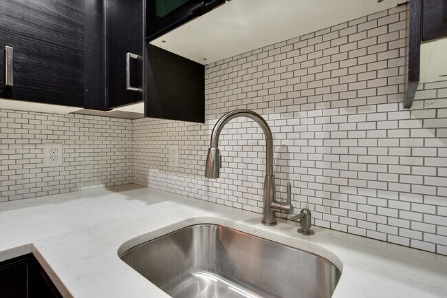 Building Photo - 195 Powell St SE