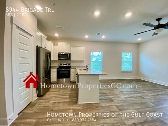 Building Photo - 3 Bedroom Townhome off 9 Mile Rd