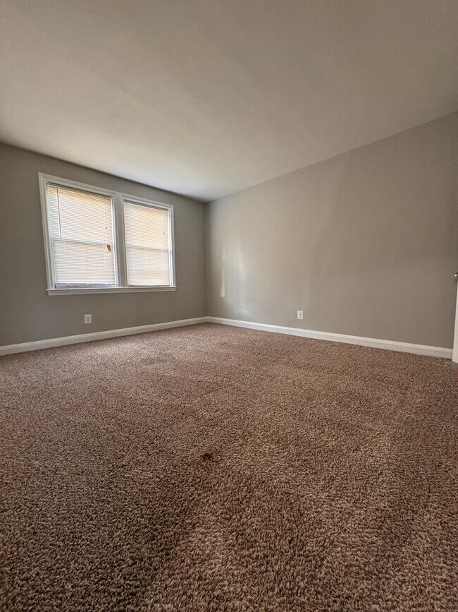 Foto del edificio - 3611 Ravenwood Ave