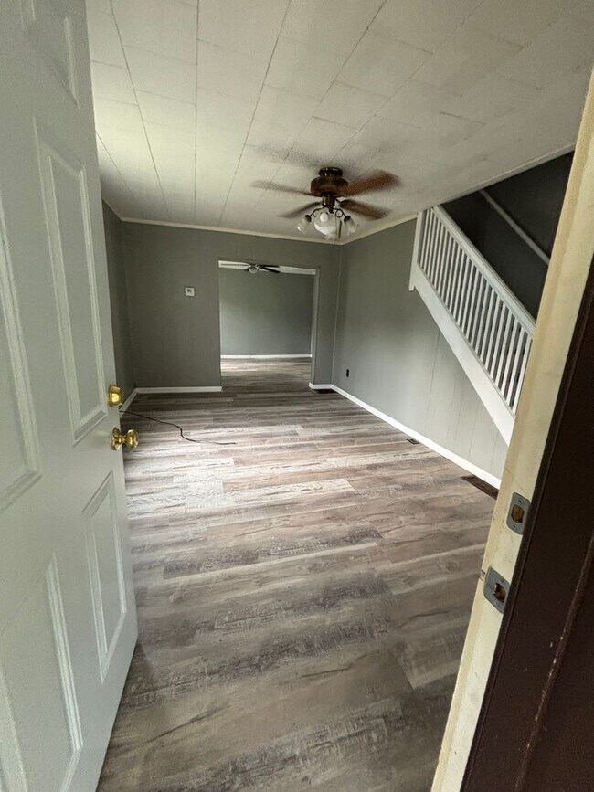 Foto del edificio - 3 Bdrm Newly Renovated