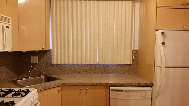 Kitchen - 19638 Pompeii Ave