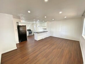 Building Photo - 2829 W Park Pl