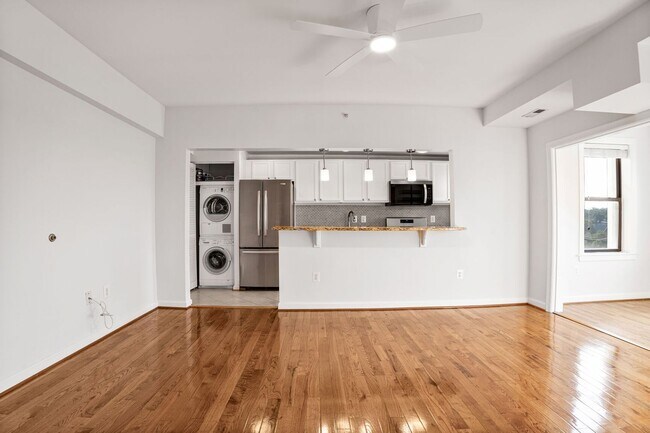 Foto del edificio - Available Now! Recently Updated, Spacious ...