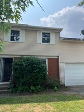 Building Photo - 5 Bayberry Dr