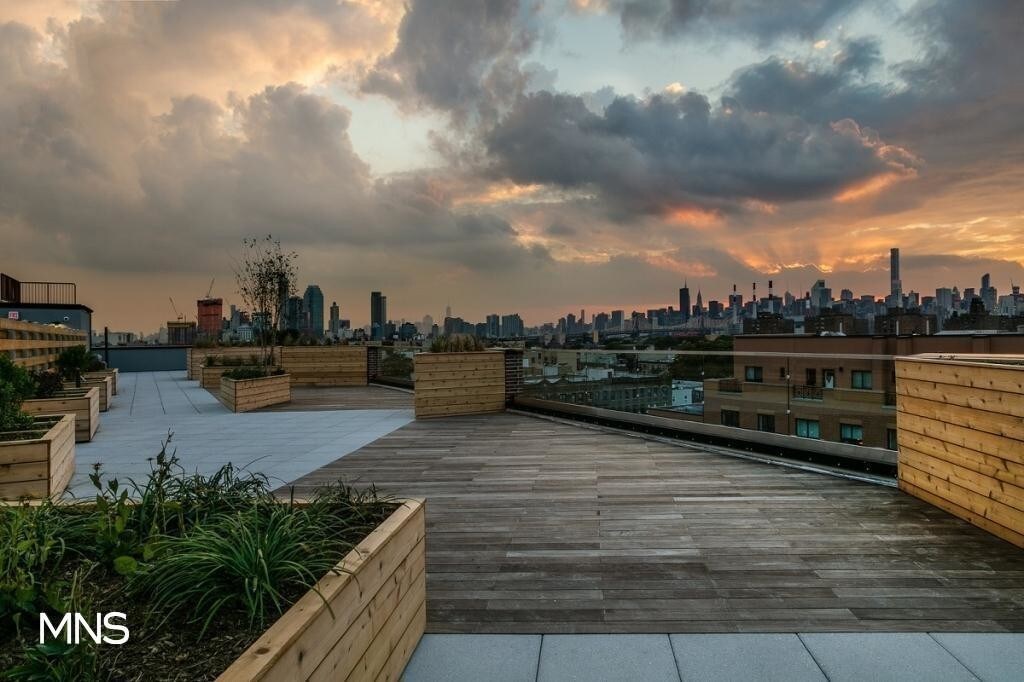 Foto principal - 31-57 31st Street