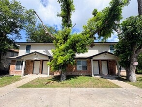 Building Photo - 206 Veterans Ave