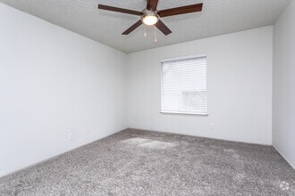 2BR, 2BA - 998SF Bedroom - Chestnut Park