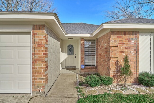 Building Photo - 6527 Zapata Dr