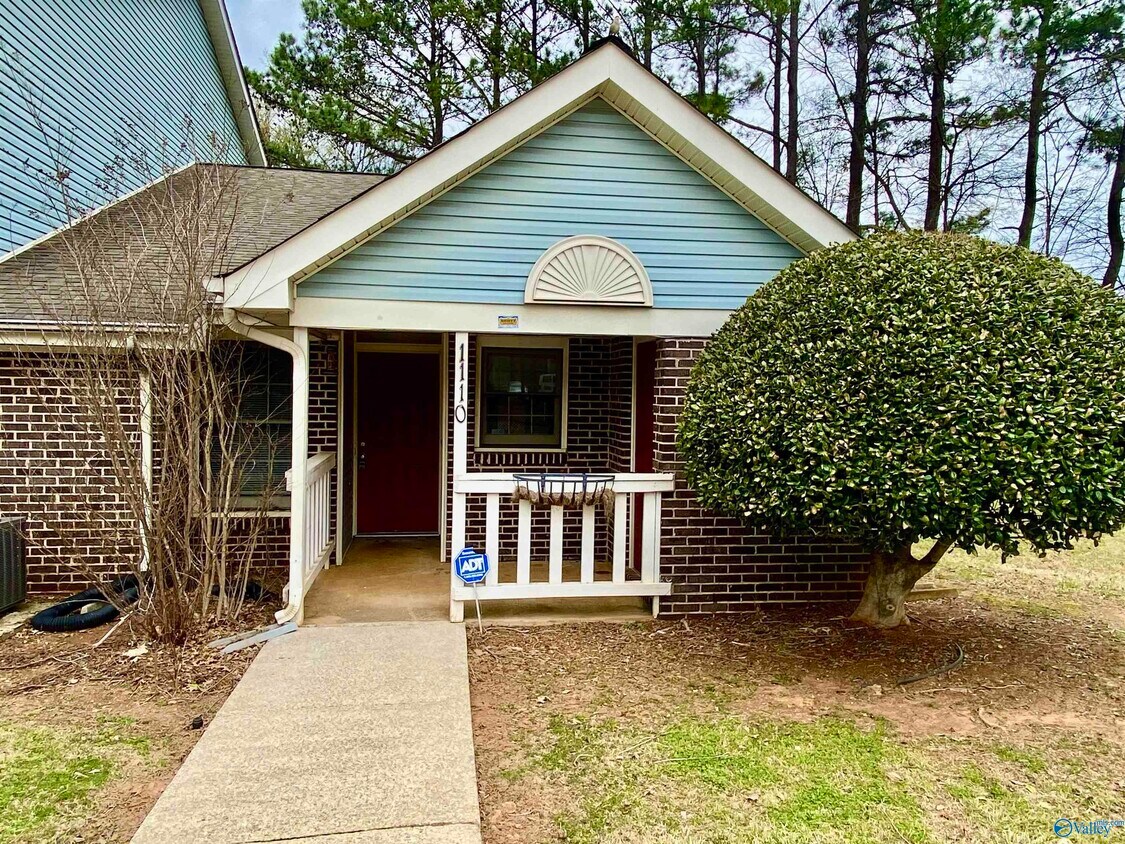 Primary Photo - 1110 Liberty Dr