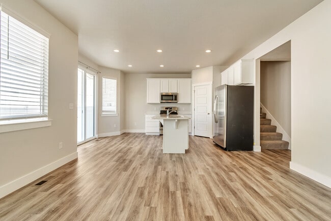 Building Photo - 5172 Newbridge Ln