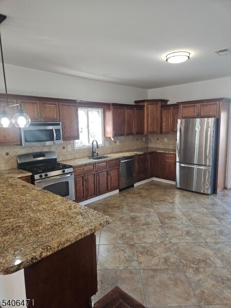 Building Photo - 73 Linden Ave