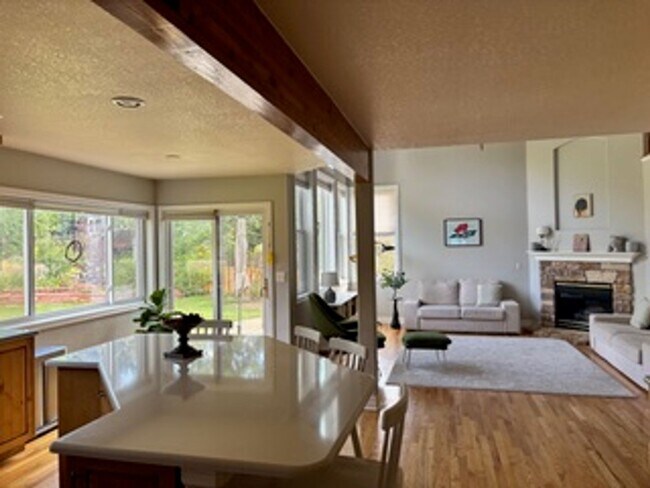 Foto del edificio - 815 Trail Ridge Dr
