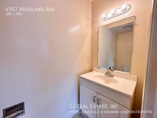 Building Photo - 4907 Highland Ave