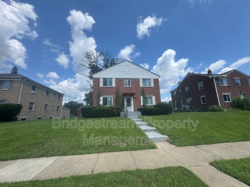Primary Photo - 1549 Old Ln Ave