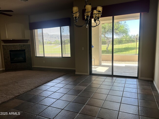 Foto del edificio - 3131 E Legacy Dr