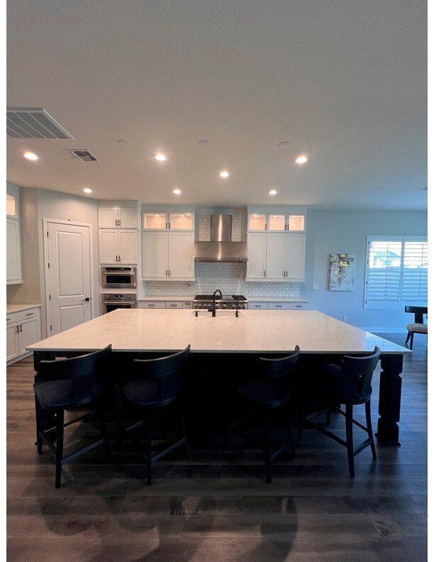 Building Photo - 1111 E Holland Park Dr