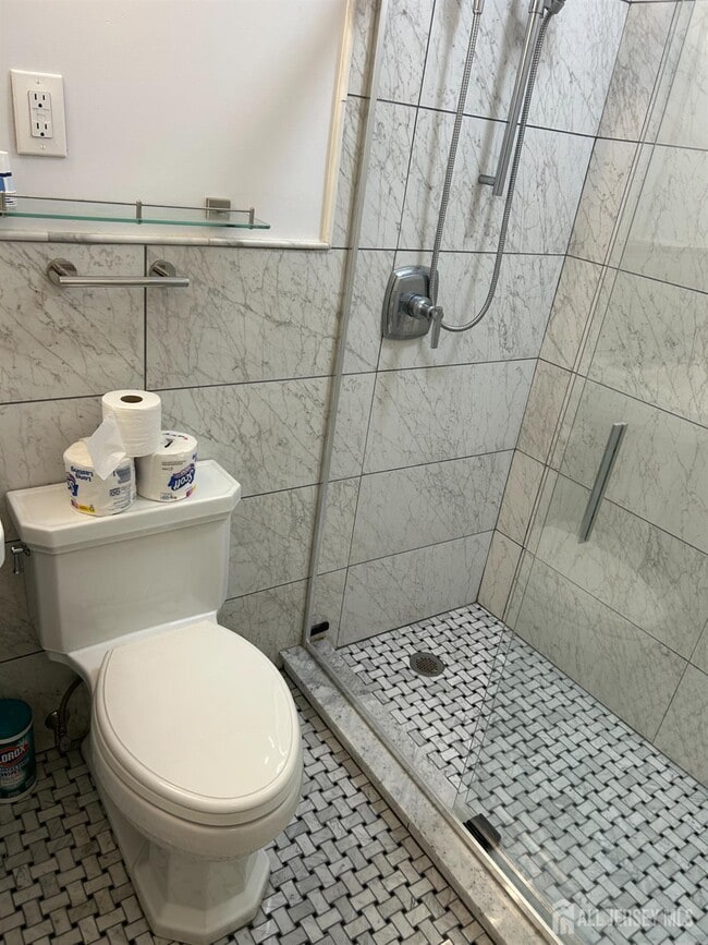 Building Photo - 123 S Adelaide Ave