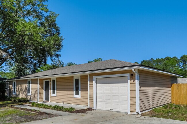 Building Photo - 10753 Saddlebred Dr