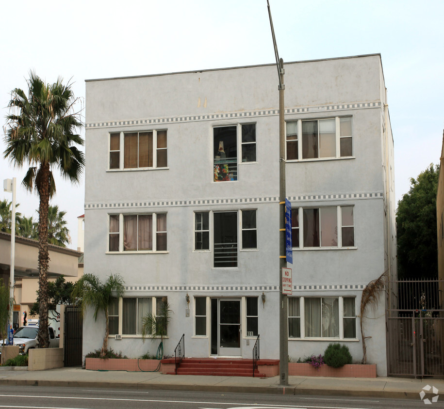 Building Photo - 819-821 E Ocean Blvd