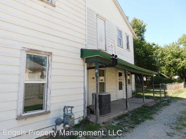 Building Photo - 5 br, 2 bath House - 326 Main