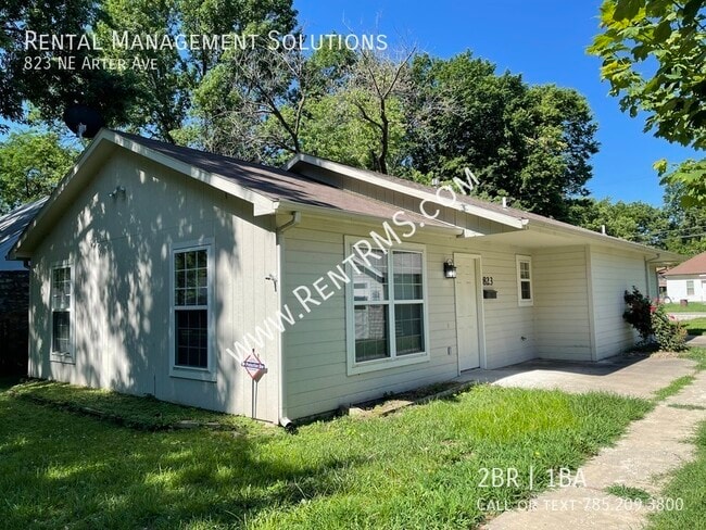 Building Photo - 823 NE Arter Ave