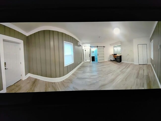 Building Photo - 505 Temple St