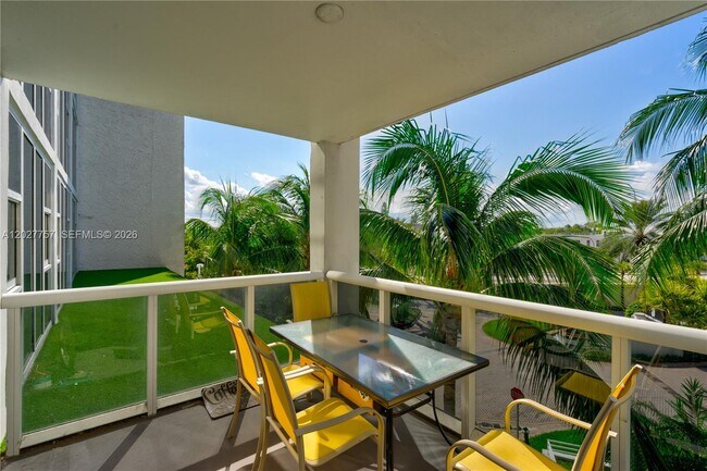 Foto del edificio - 10275 Collins Ave