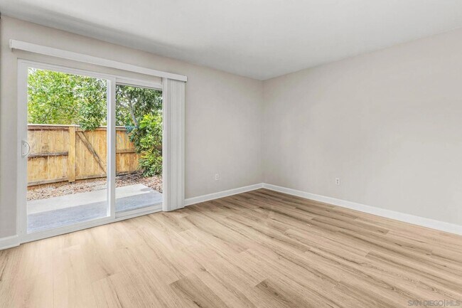 Foto del edificio - 1809 Eastwood Ln