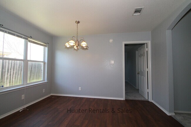 Building Photo - 4607 Neta Dr