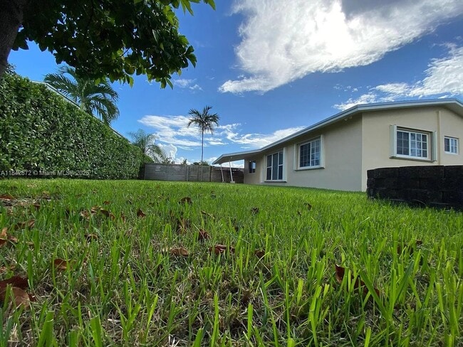Building Photo - 8855 SW 41st Terrace