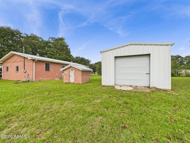 Building Photo - 4525 Verot School Rd