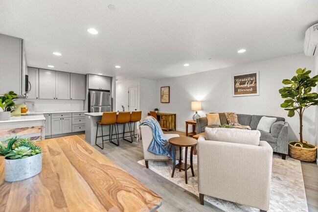 Building Photo - NEW MODERN HOME