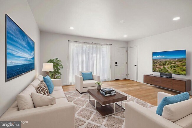 Building Photo - 1420 Gilbert Rd