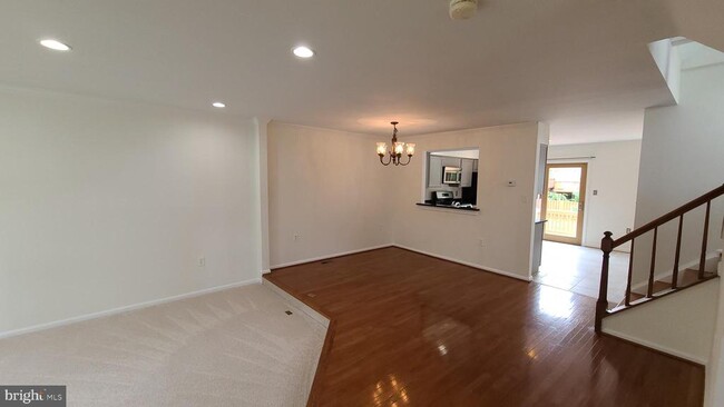 Building Photo - 21176 Winding Brook Square