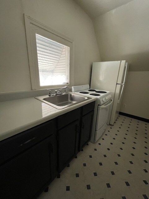 Foto del edificio - 983 Nathaniel Rd